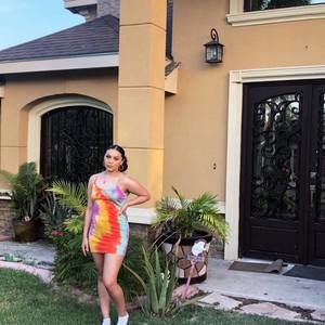 Meet your Posher, Perla